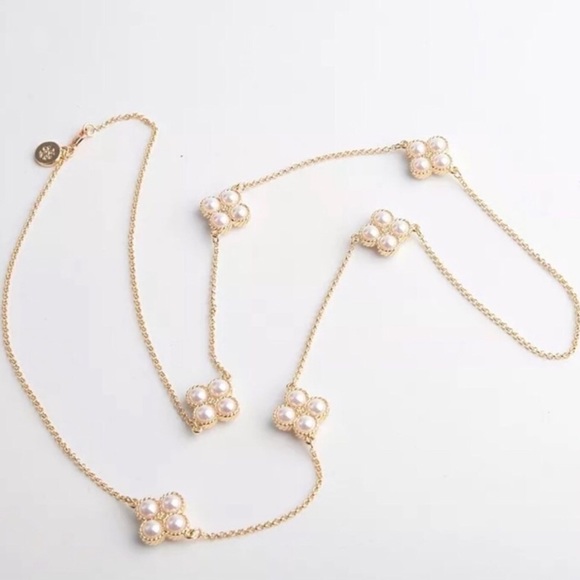 Tory Burch Jewelry - Tory Burch Rope Clover Rosary Pearl Necklace